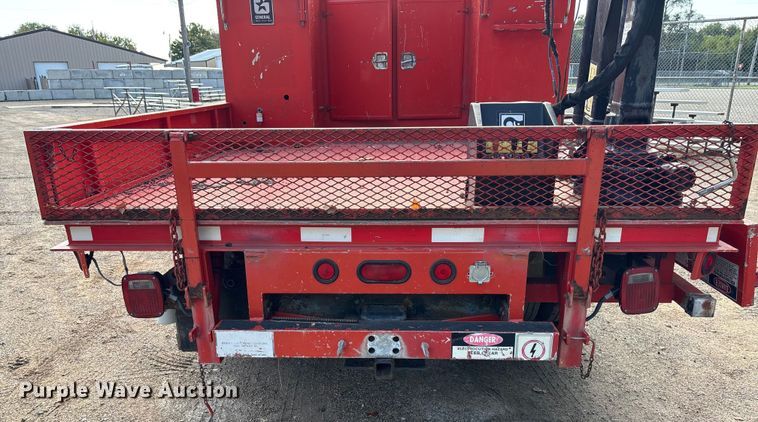 image for item EE4069 1999 Ford F550 Super Duty flatbed truck