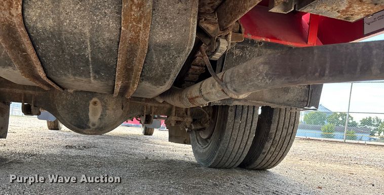 image for item EE4069 1999 Ford F550 Super Duty flatbed truck