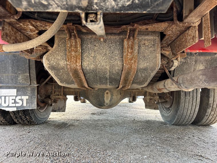 image for item EE4069 1999 Ford F550 Super Duty flatbed truck