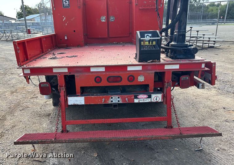 image for item EE4069 1999 Ford F550 Super Duty flatbed truck