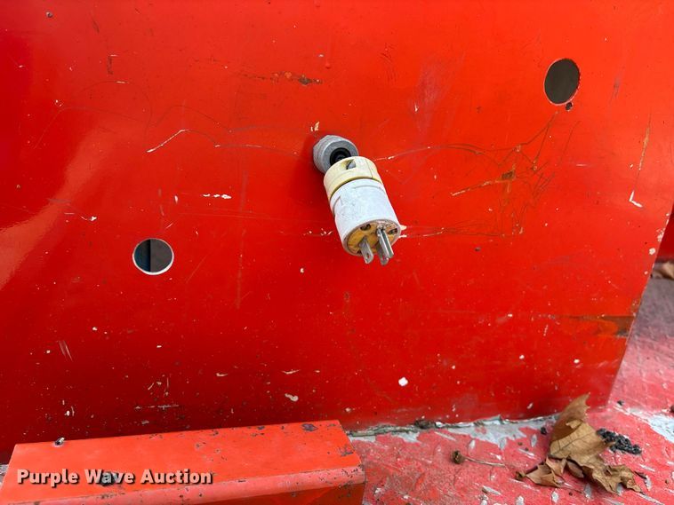 image for item EE4069 1999 Ford F550 Super Duty flatbed truck