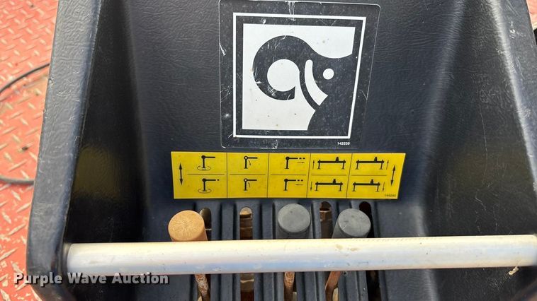 image for item EE4069 1999 Ford F550 Super Duty flatbed truck