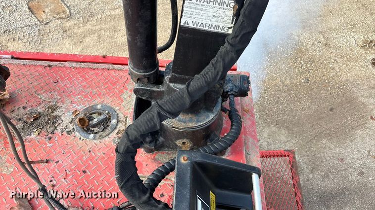 image for item EE4069 1999 Ford F550 Super Duty flatbed truck