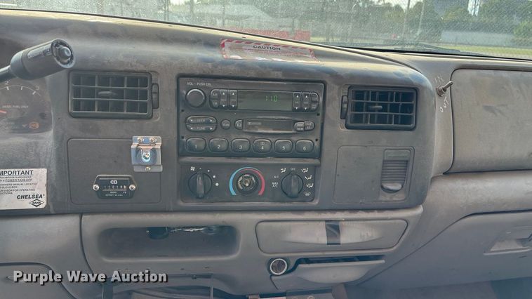 image for item EE4069 1999 Ford F550 Super Duty flatbed truck