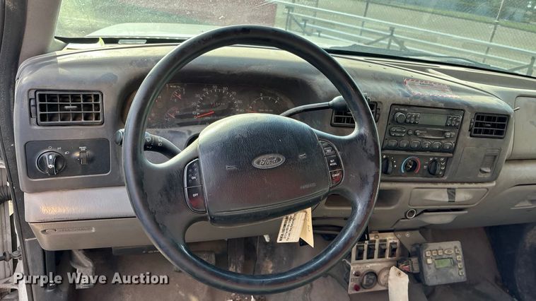 image for item EE4069 1999 Ford F550 Super Duty flatbed truck