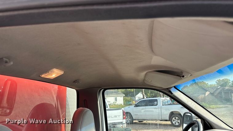 image for item EE4069 1999 Ford F550 Super Duty flatbed truck