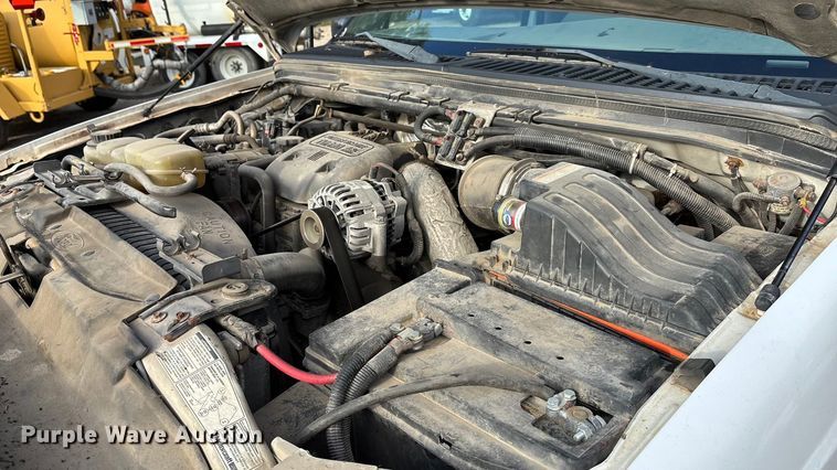 image for item EE4069 1999 Ford F550 Super Duty flatbed truck