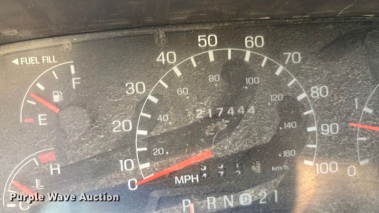 image for item EE4069 1999 Ford F550 Super Duty flatbed truck