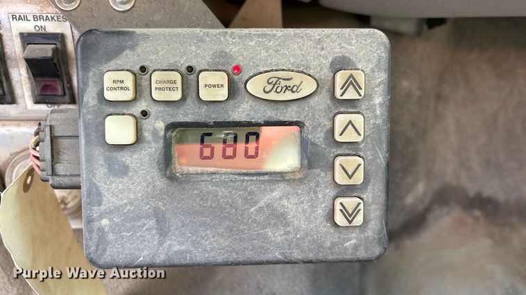 image for item EE4069 1999 Ford F550 Super Duty flatbed truck