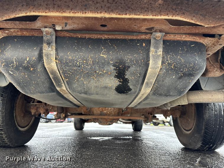 image for item EE4113 1999 Chevrolet Suburban C1500 SUV