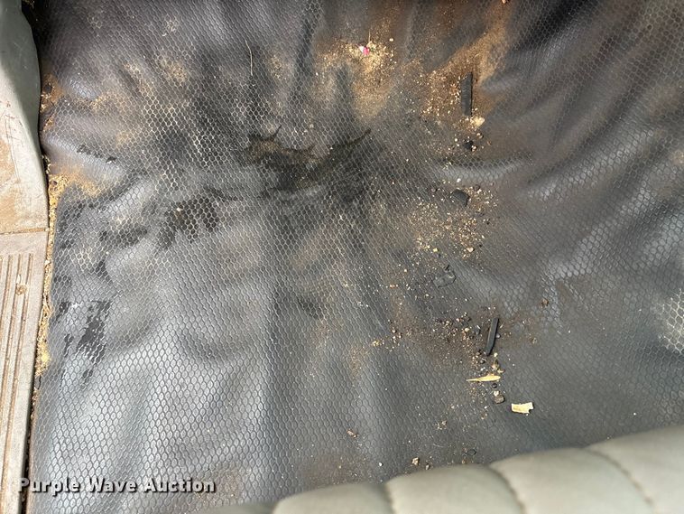 image for item EE4113 1999 Chevrolet Suburban C1500 SUV