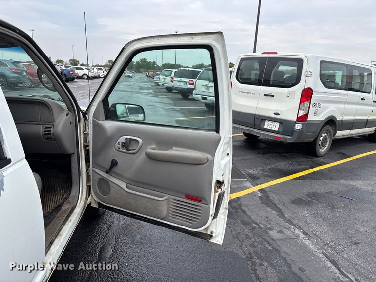 image for item EE4113 1999 Chevrolet Suburban C1500 SUV