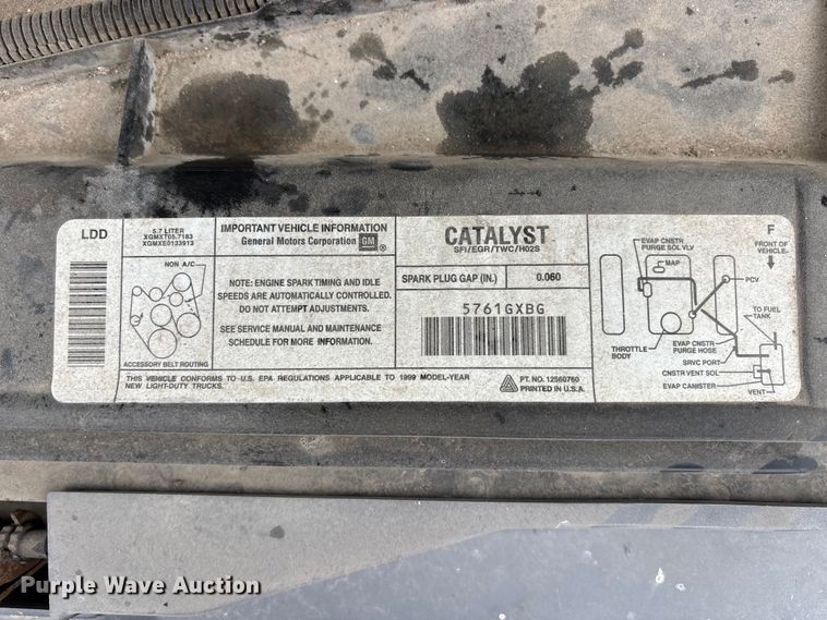 image for item EE4113 1999 Chevrolet Suburban C1500 SUV