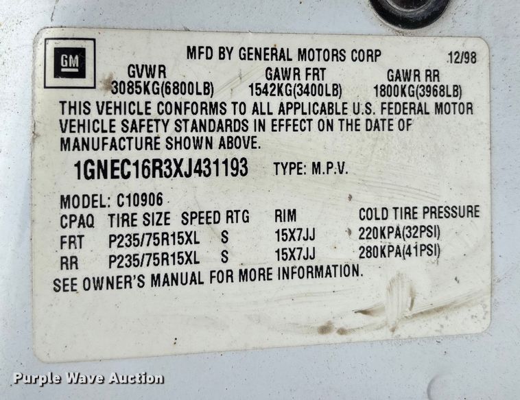 image for item EE4113 1999 Chevrolet Suburban C1500 SUV