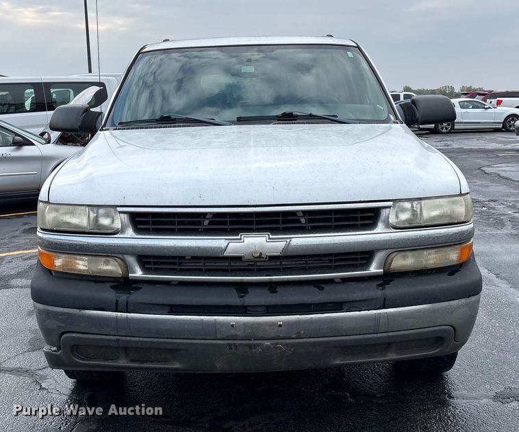 image for item EE4114 2005 Chevrolet Suburban 1500  SUV