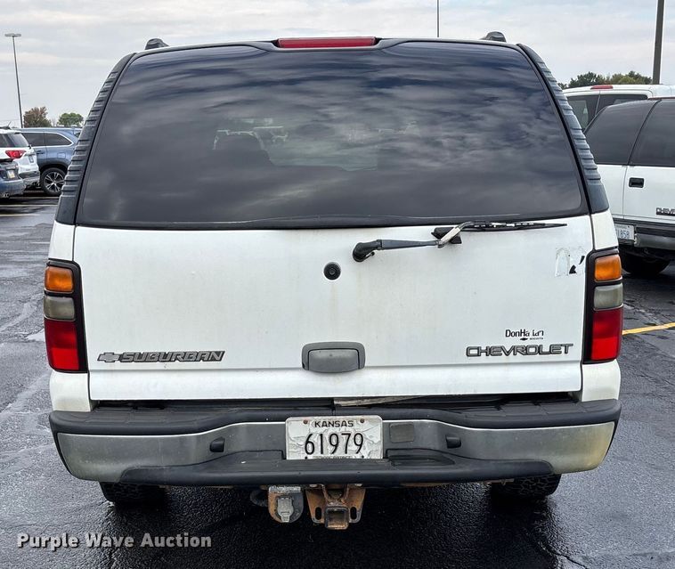 image for item EE4114 2005 Chevrolet Suburban 1500  SUV