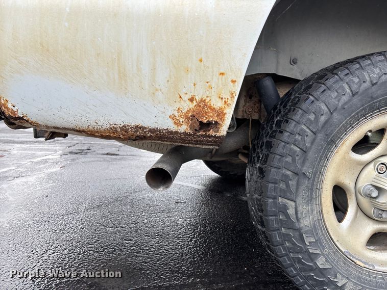 image for item EE4114 2005 Chevrolet Suburban 1500  SUV