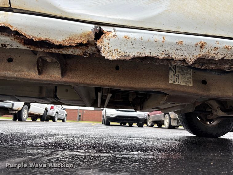 image for item EE4114 2005 Chevrolet Suburban 1500  SUV