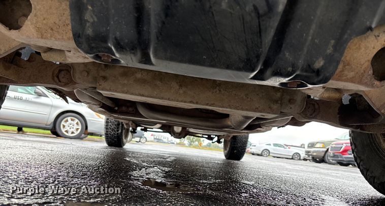 image for item EE4114 2005 Chevrolet Suburban 1500  SUV