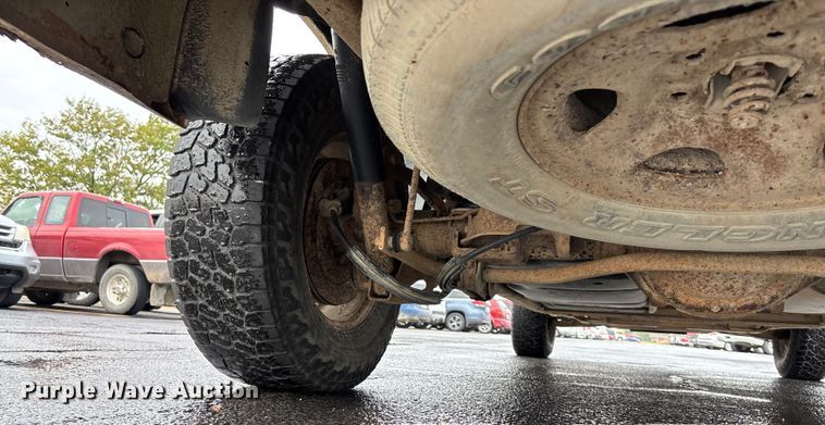 image for item EE4114 2005 Chevrolet Suburban 1500  SUV