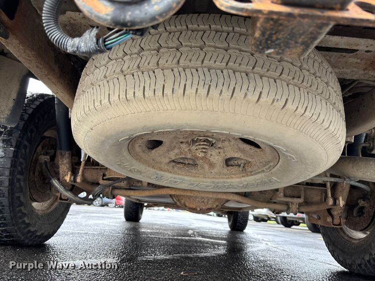 image for item EE4114 2005 Chevrolet Suburban 1500  SUV