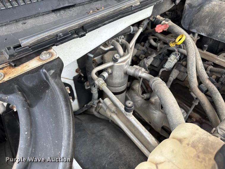 image for item EE4114 2005 Chevrolet Suburban 1500  SUV