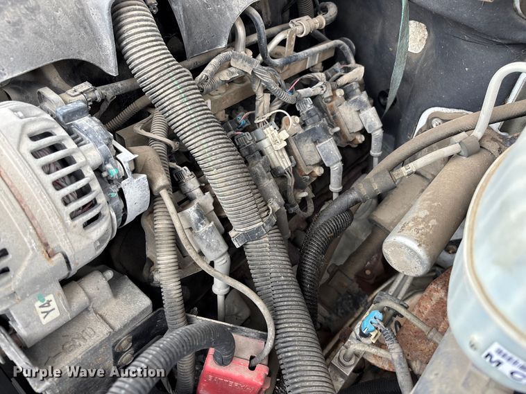 image for item EE4114 2005 Chevrolet Suburban 1500  SUV