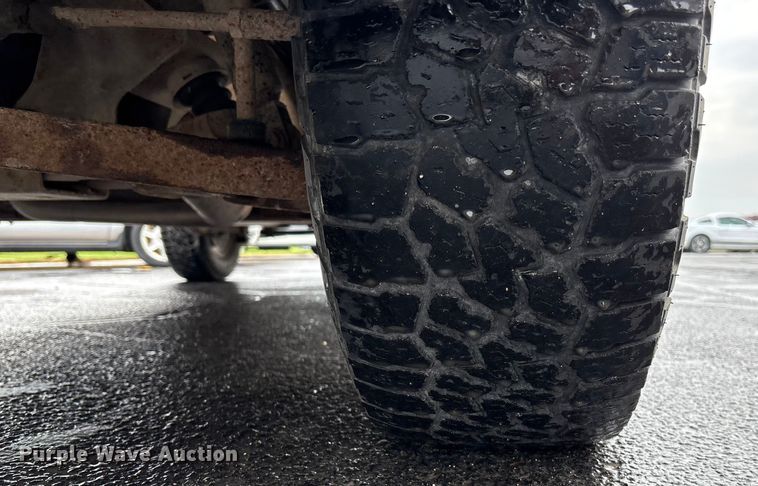 image for item EE4114 2005 Chevrolet Suburban 1500  SUV