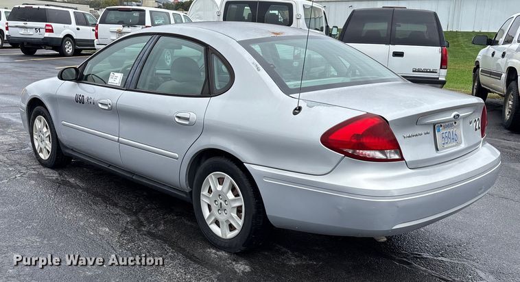 image for item EE4115 2006 Ford Taurus 