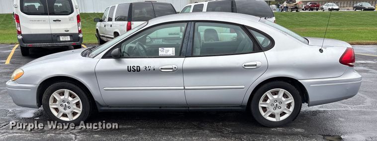 image for item EE4115 2006 Ford Taurus 