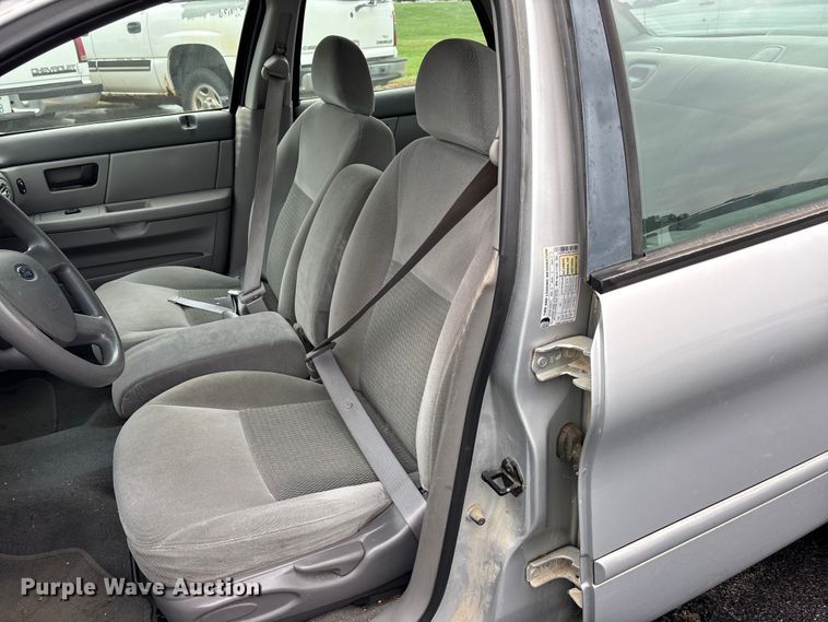 image for item EE4115 2006 Ford Taurus 