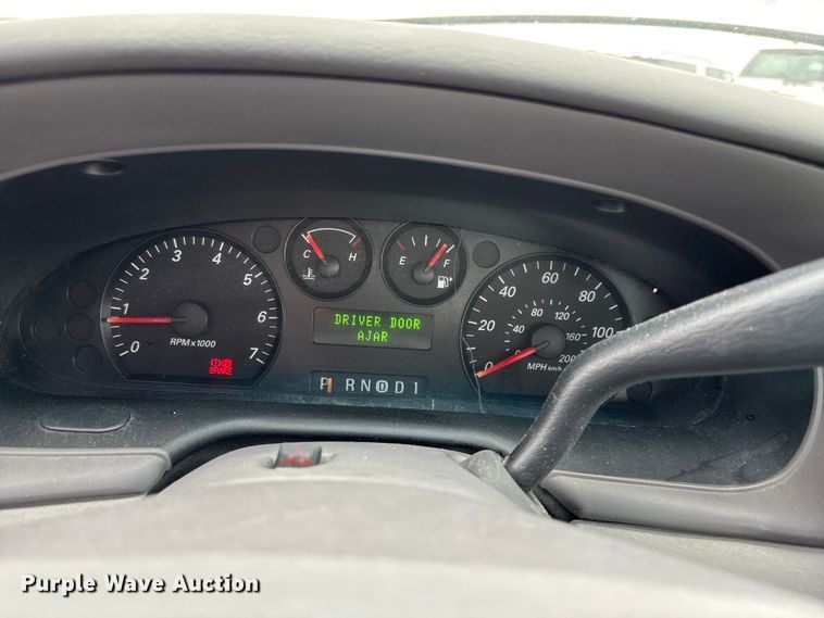 image for item EE4115 2006 Ford Taurus 