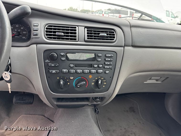 image for item EE4115 2006 Ford Taurus 