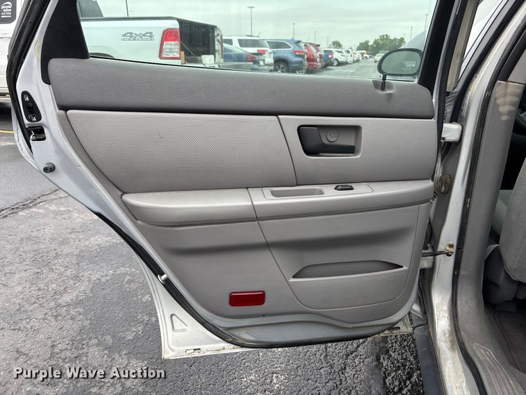 image for item EE4115 2006 Ford Taurus 