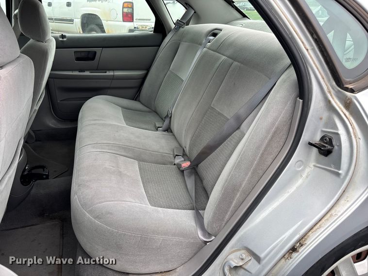 image for item EE4115 2006 Ford Taurus 