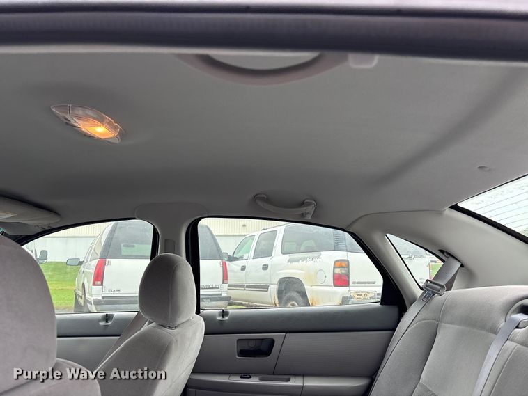 image for item EE4115 2006 Ford Taurus 