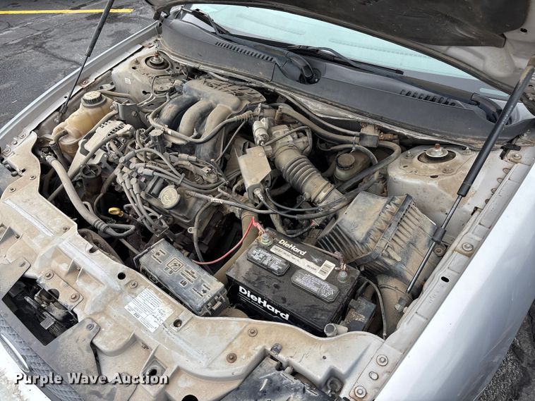 image for item EE4115 2006 Ford Taurus 