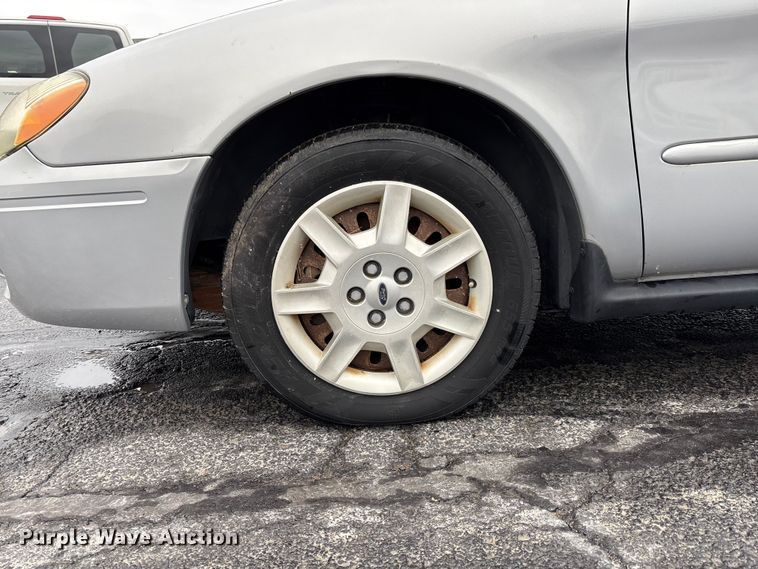 image for item EE4115 2006 Ford Taurus 