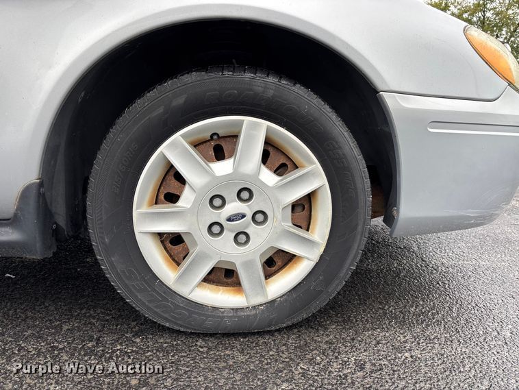 image for item EE4115 2006 Ford Taurus 