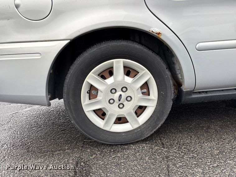 image for item EE4115 2006 Ford Taurus 