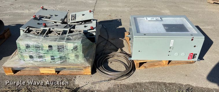 image for item EE4164 (10) electrical boxes