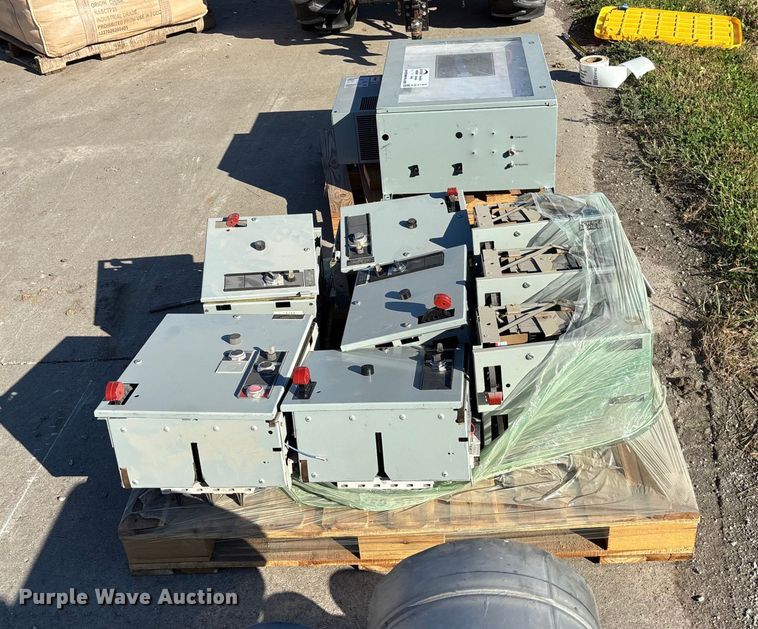 image for item EE4164 (10) electrical boxes