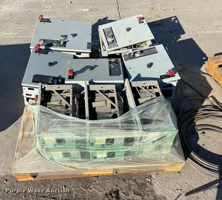 image for item EE4164 (10) electrical boxes