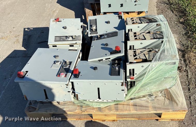 image for item EE4164 (10) electrical boxes