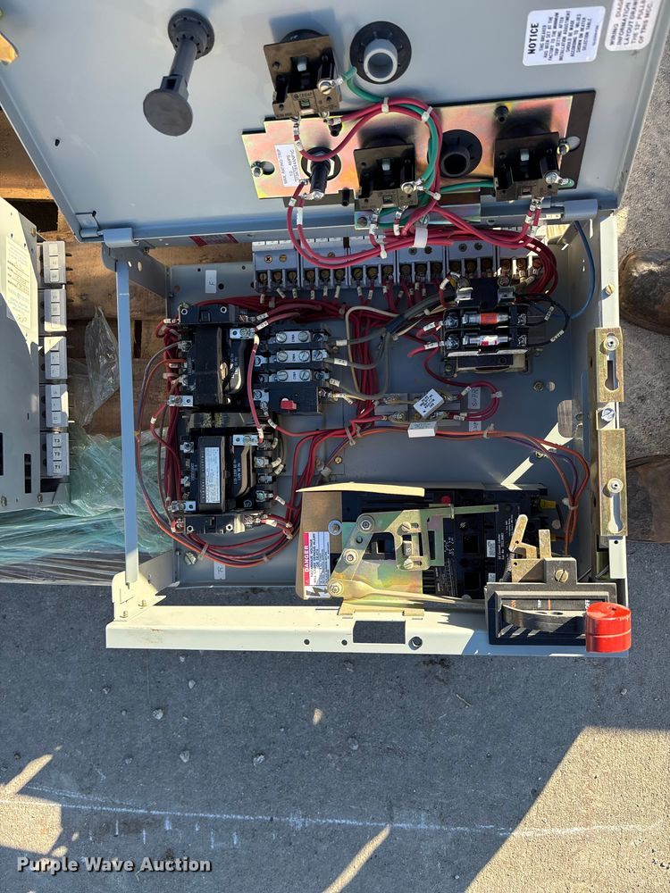 image for item EE4164 (10) electrical boxes