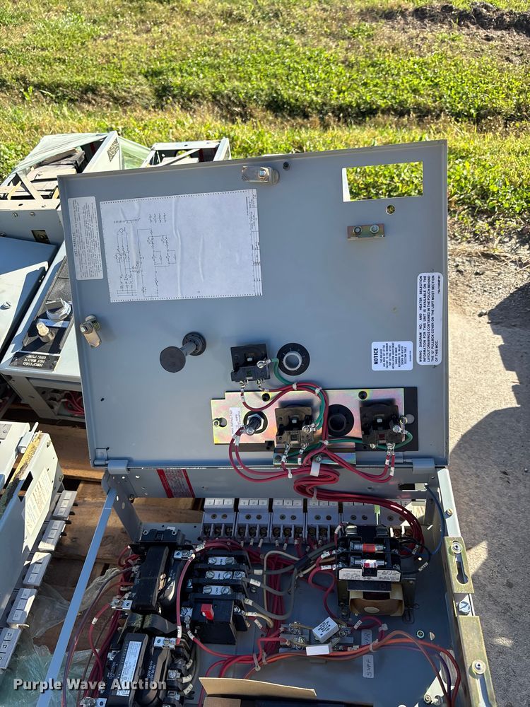 image for item EE4164 (10) electrical boxes