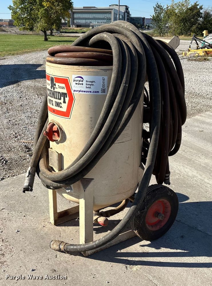 image for item EE4167 1988 Schmidt MFG Inc. sand blaster