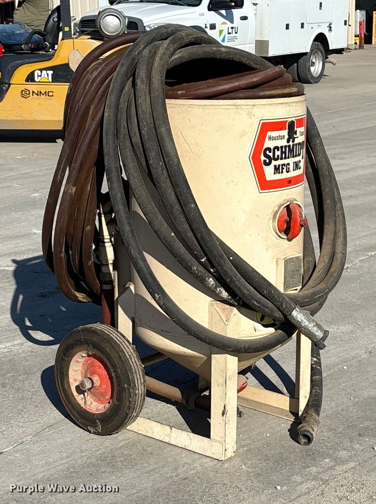 image for item EE4167 1988 Schmidt MFG Inc. sand blaster