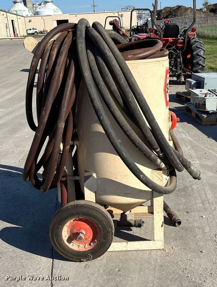 image for item EE4167 1988 Schmidt MFG Inc. sand blaster
