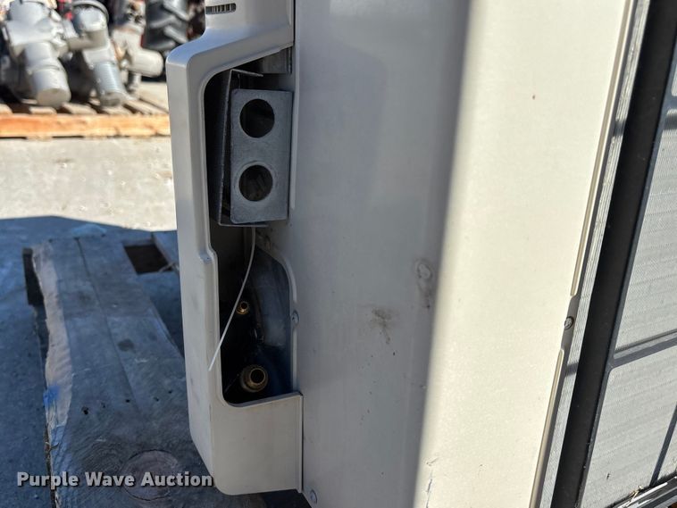 image for item EE4168 Mitsubishi electric PUY–A18NKA7 AC unit